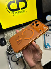 Kuvete Cosmic Orange Clear Magsafe Case 17 Series (Non Yellowing)